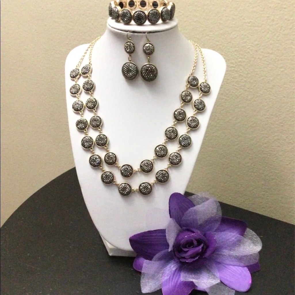 Gold Tone & Gray Set. Necklace/ Earrings/ Elastic Bracelet.